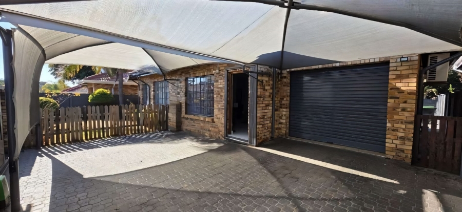 3 Bedroom Property for Sale in Protea Park North West